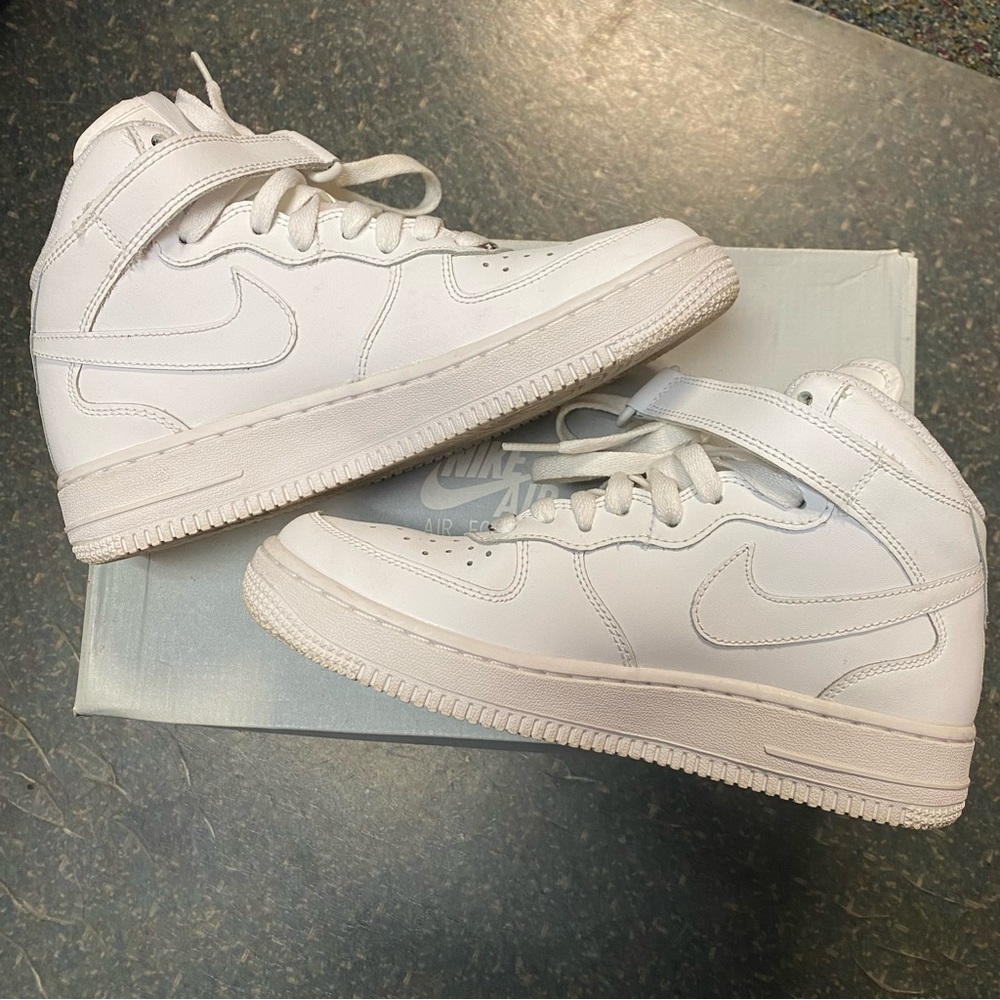 Nike Air Force 1 Mid GS Size 5.5